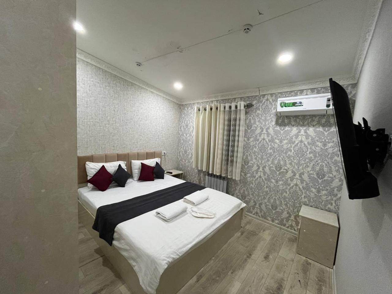Fenix Hotel Tasjkent Exteriör bild