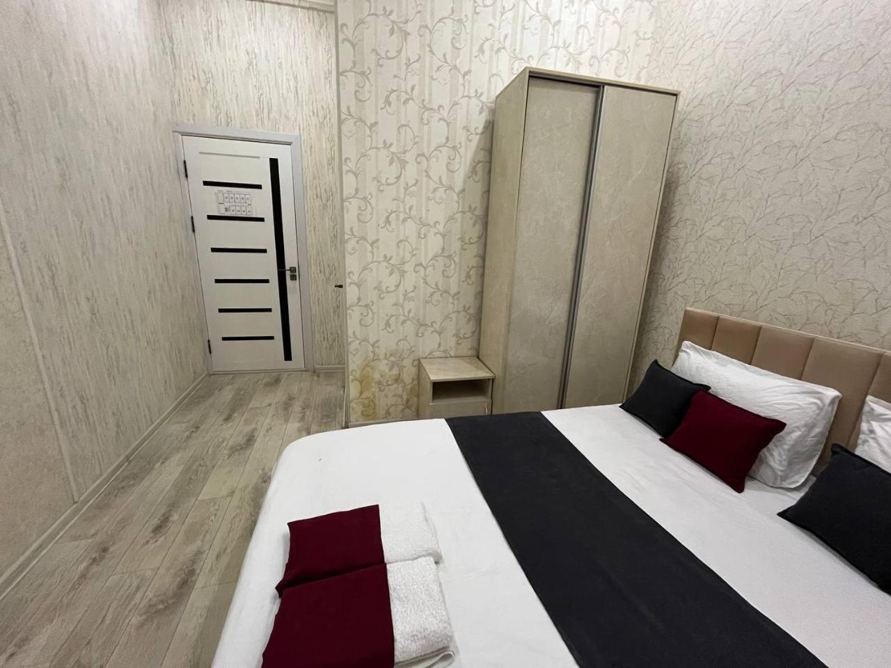 Fenix Hotel Tasjkent Exteriör bild