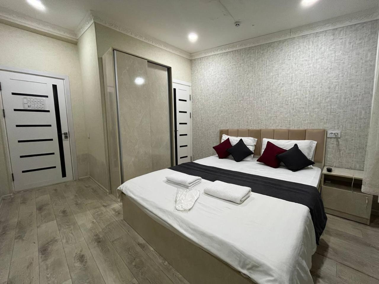 Fenix Hotel Tasjkent Exteriör bild