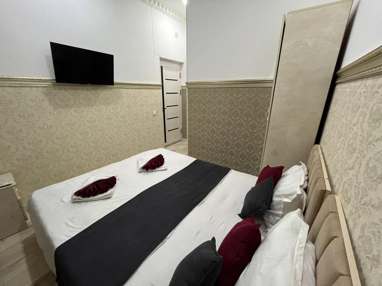 Fenix Hotel Tasjkent Exteriör bild
