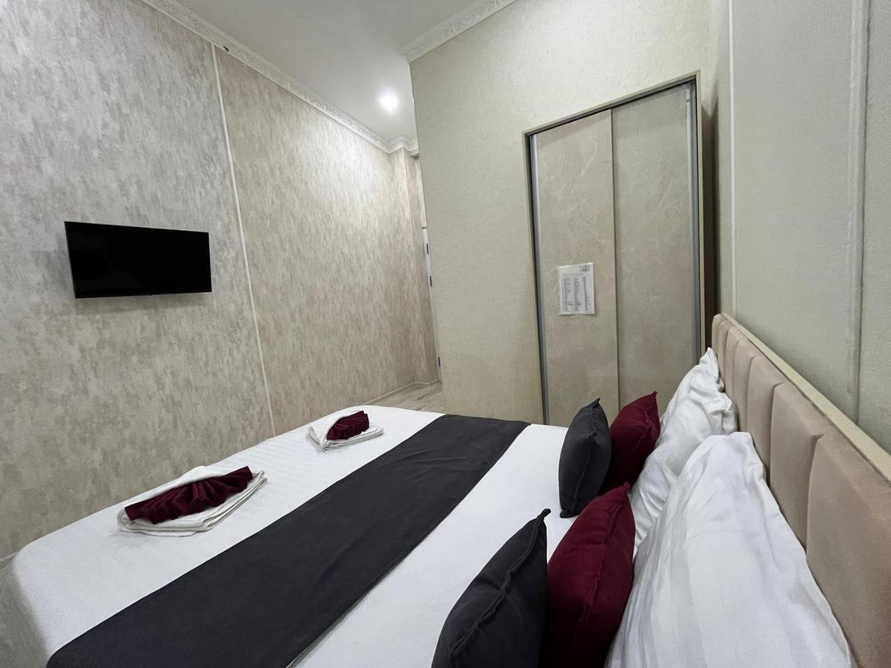 Fenix Hotel Tasjkent Exteriör bild