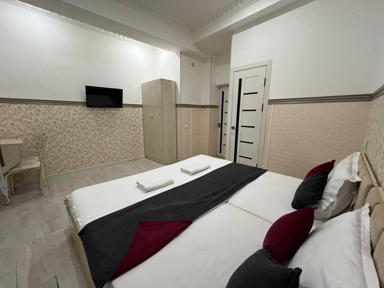 Fenix Hotel Tasjkent Exteriör bild