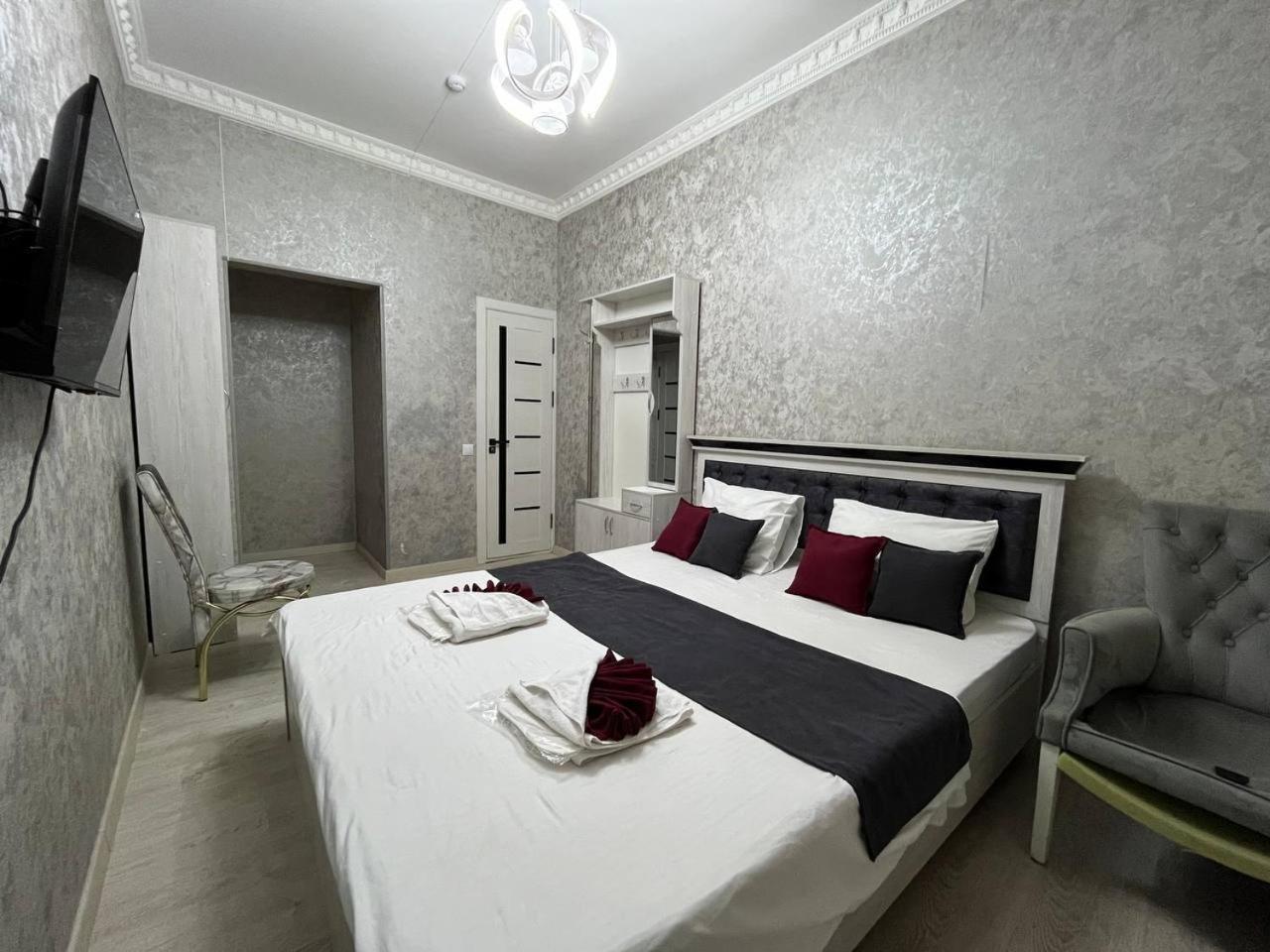 Fenix Hotel Tasjkent Exteriör bild